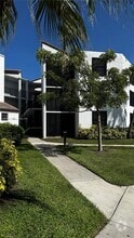 Building Photo - 212 Lake Pointe Dr