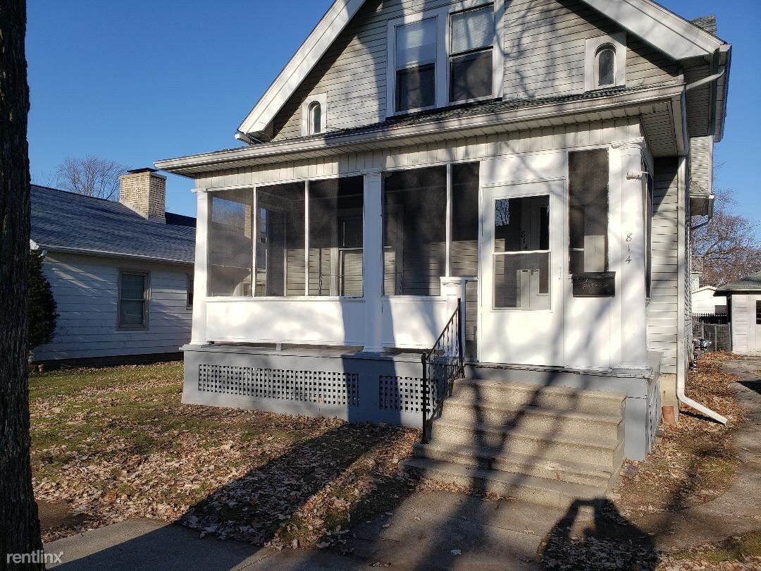 3 br, 1.5 bath House 814 Cass St House Rental in Saginaw, MI