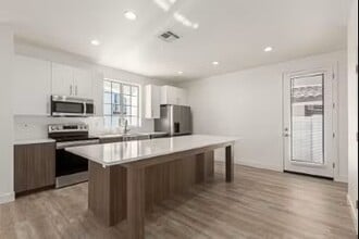 Building Photo - 7621 E University Dr