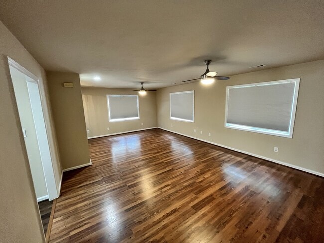 Building Photo - 9251 Hickory St
