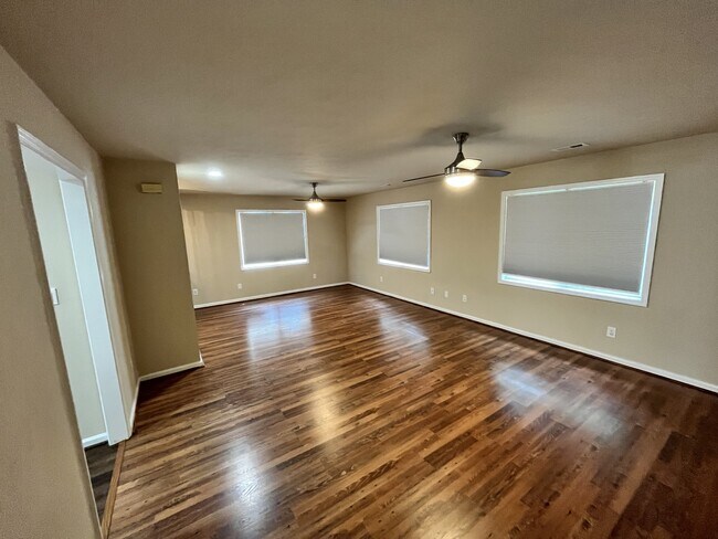 Foto del edificio - 9251 Hickory St