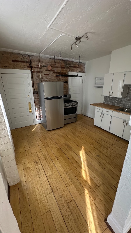 Building Photo - 341 Stanton Ave