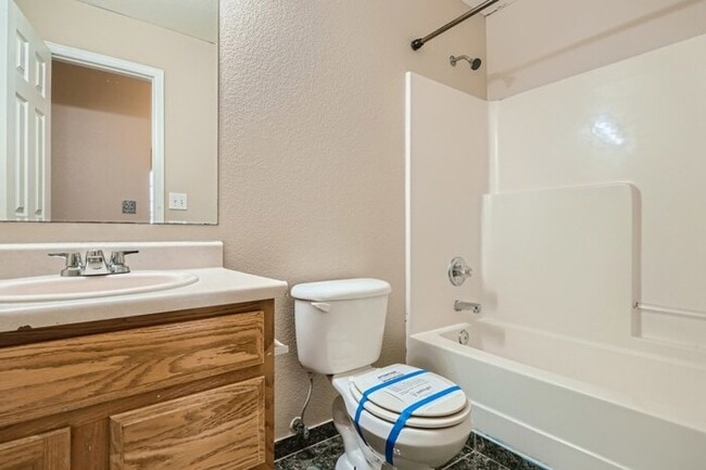 Building Photo - 2610 Park View Drive, Evans, CO, 80620