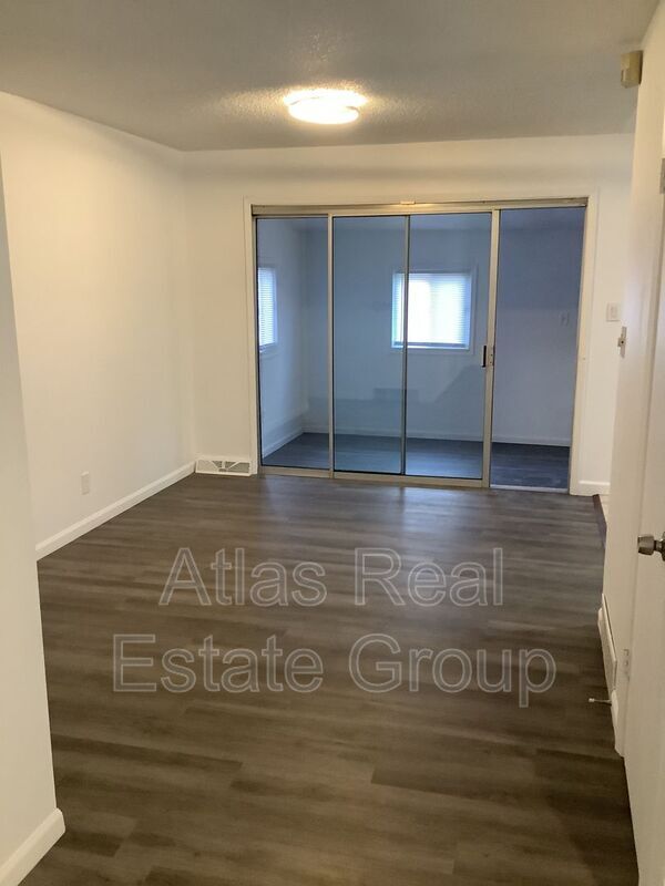 Foto del edificio - 7920 Knox Ct