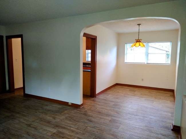 Building Photo - 3300 St Johns Ave