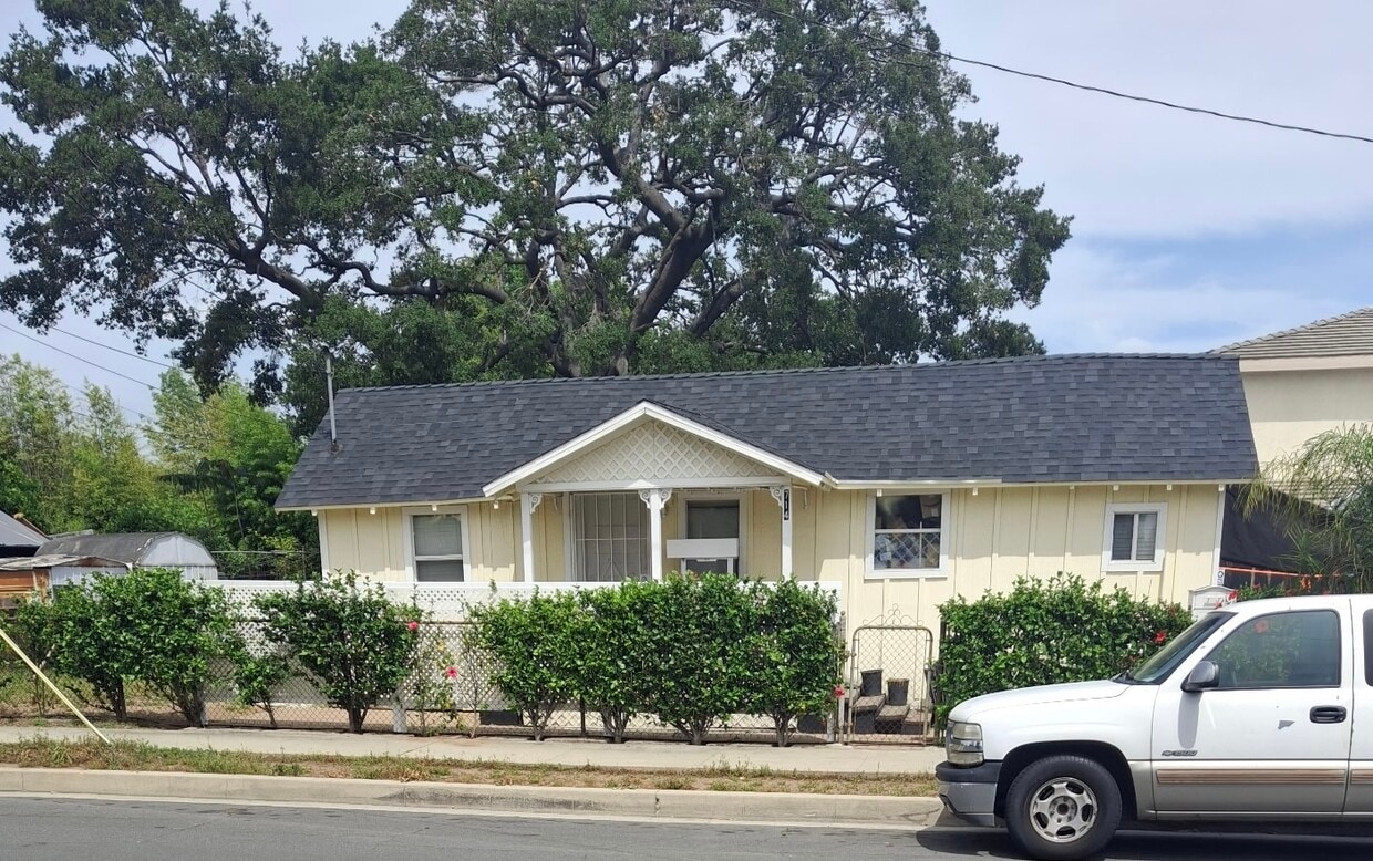 Primary Photo - 714 S California St
