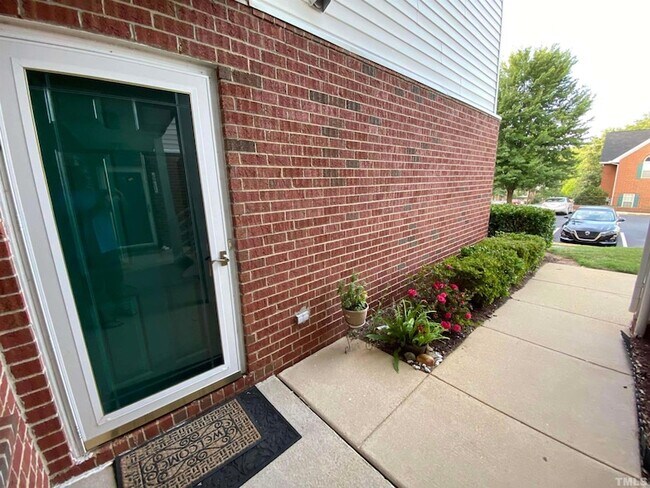 Foto del edificio - 2413 Wellington Ridge Loop