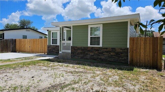 Building Photo - 4954 Urban St