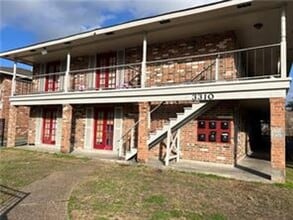 Building Photo - 3310-3320 Kabel Dr