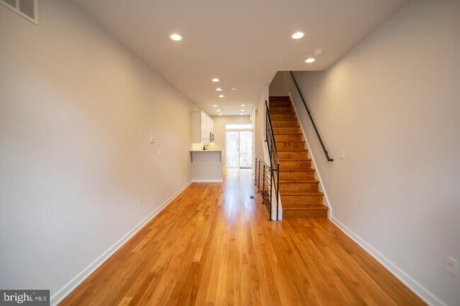 Building Photo - 2645 Annin St