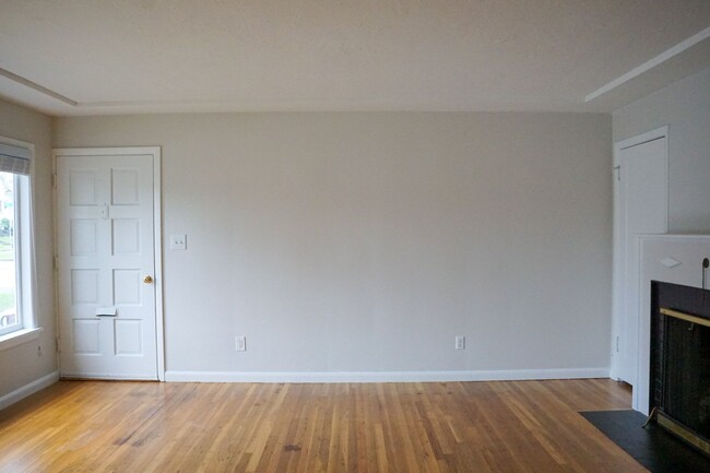 Foto del edificio - Beautiful 3-Bedroom Duplex in West Morelan...