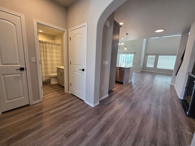 Foto del edificio - Gorgeous 5 Bed, 4 Bath Home In Beautiful W...
