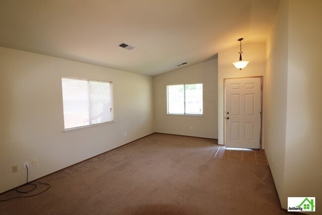 Foto del edificio - 1755 Cedarwood Dr