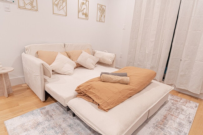 Building Photo - 248 Schaefer St