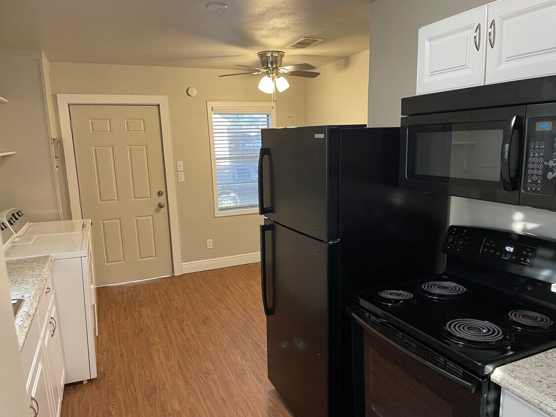 1314 W Blum St, Alvin, TX 77511 House Rental in Alvin, TX