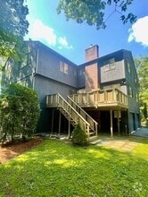 Building Photo - 42 Treetop Park