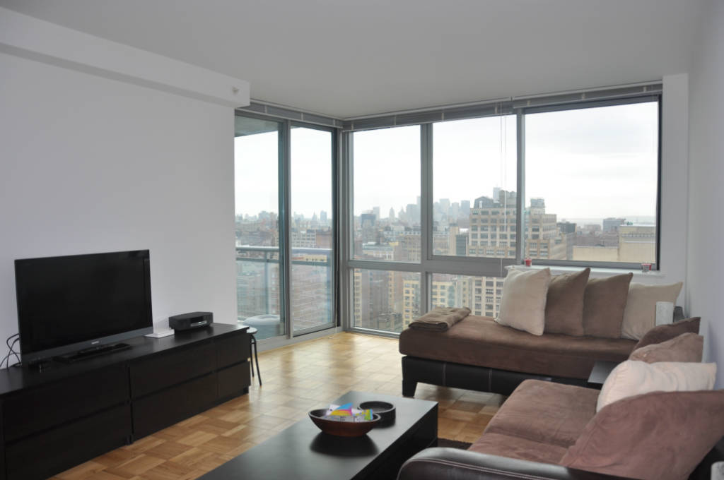 Primary Photo - 450 W 37th St