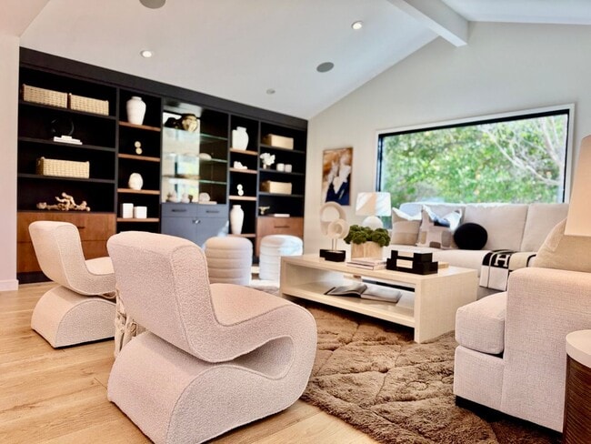 Building Photo - Designer 4BR Retreat with Pool, Indoor-Outdoor Living, and Prime Menlo Park Location