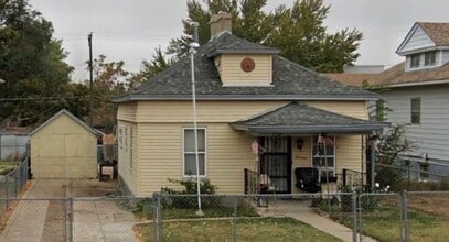 Building Photo - 1412 E 8th St