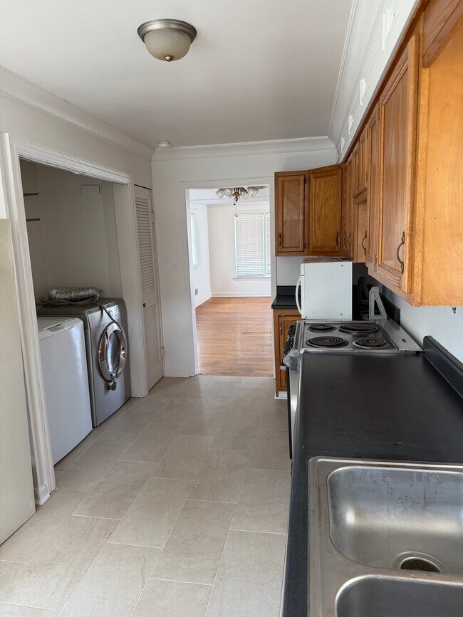 Foto del edificio - 1632 Stafford Ave