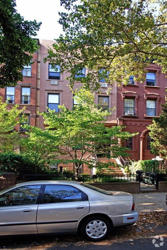 Building Photo - 110 1st Pl