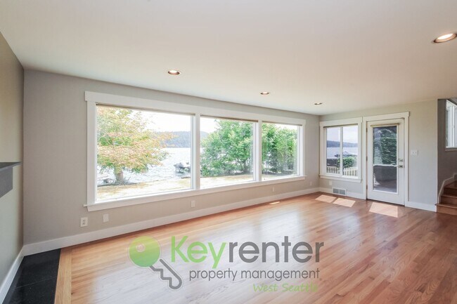 Foto del edificio - Waterfront Elegance with Private Dock and ...