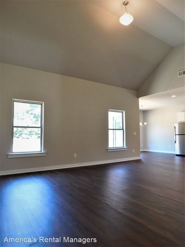 Building Photo - 4 br, 2 bath House - 67 Farm Drive