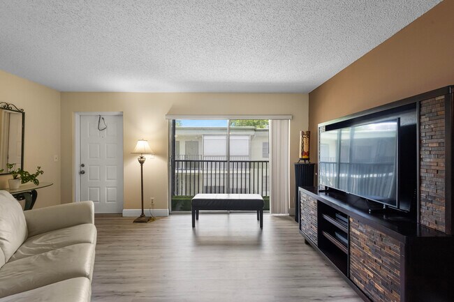 Building Photo - 7523 S Oriole Blvd