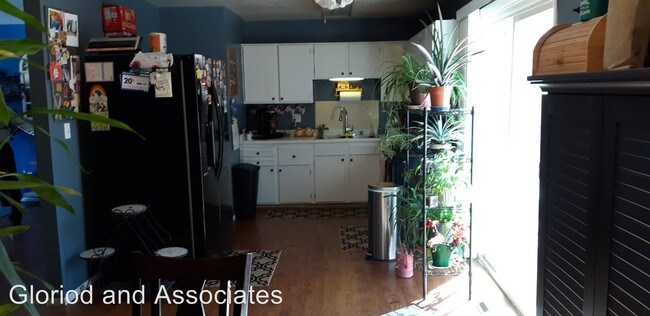 Building Photo - 3 br, 1 bath House - 3335 Calaveras Way