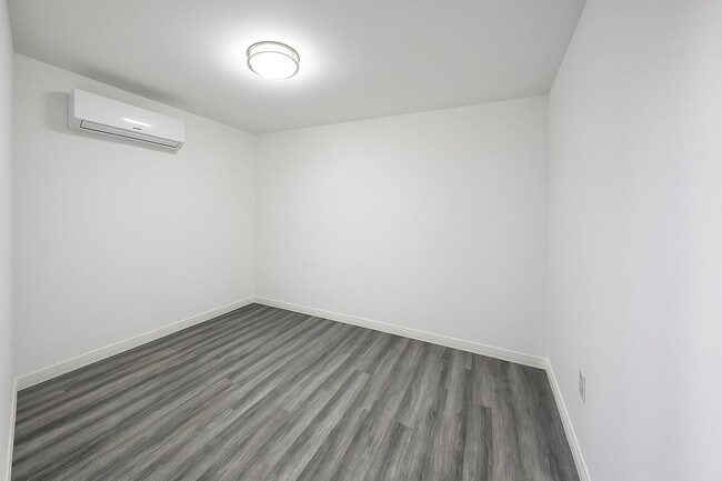 Building Photo - 3633 Rock Royal Dr