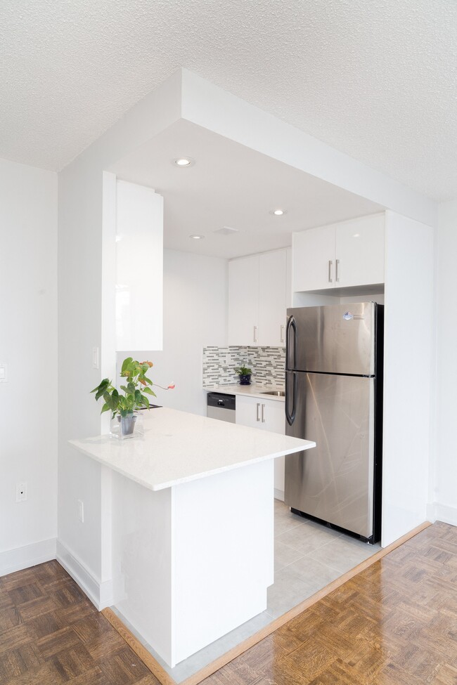 Building Photo - 77 Davisville