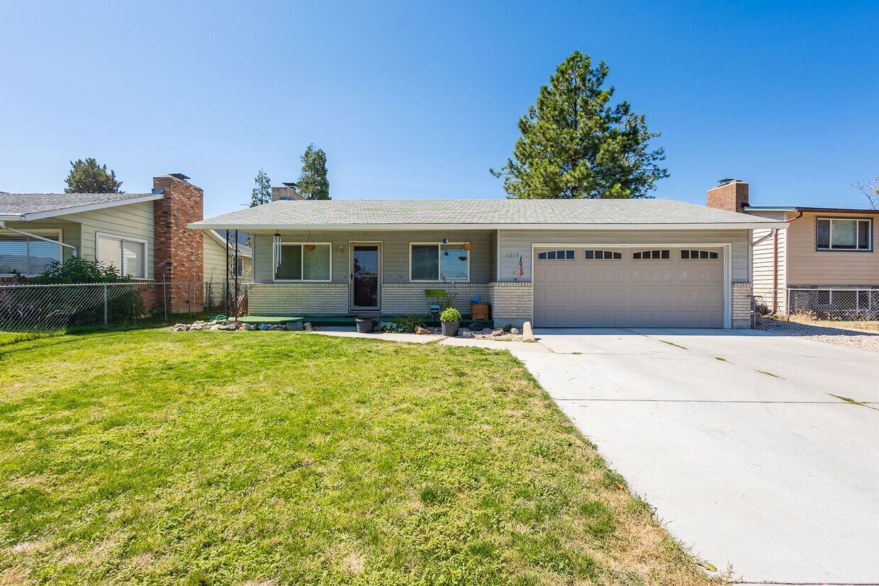 Foto principal - Central Single Family Home