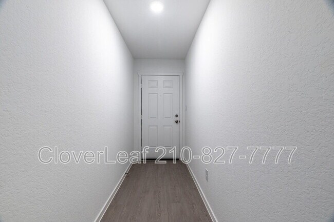 Building Photo - 3338 Gingham Pt