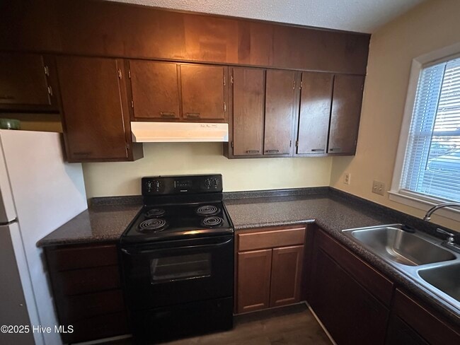 Building Photo - 125 Stratton Pl