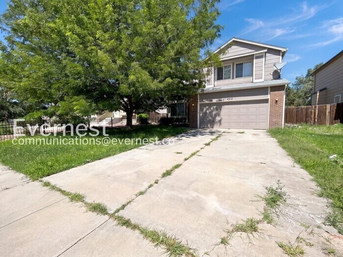 4 Bed, 2.5 Bath Home with Fenced Yard & Garage / Available Soon! - 4 Bed, 2.5 Bath Home with Fenced Yard & Garage / Available Soon!