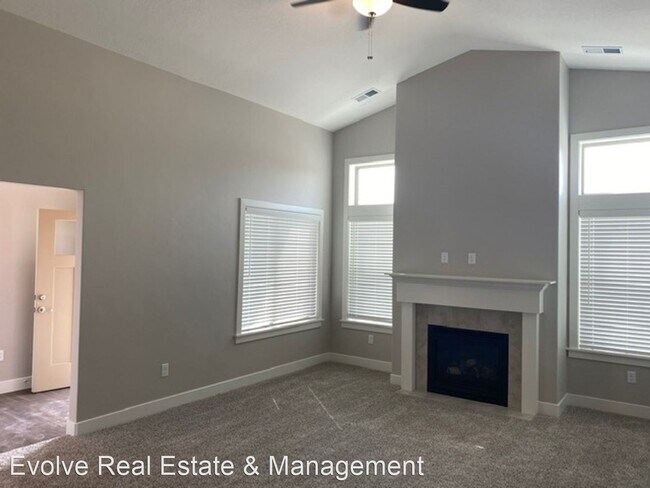 Building Photo - 2 br, 2 bath House - 1810 W 300 S  #D