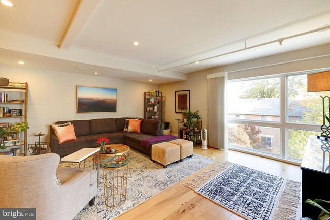 Foto del edificio - 1514 Newton St NW