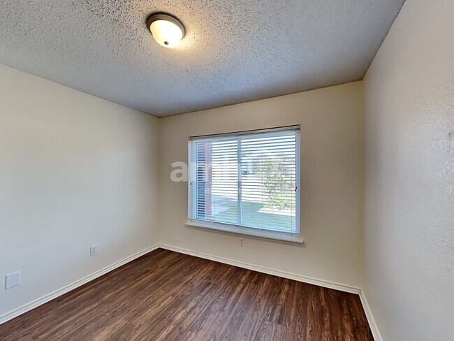 Building Photo - 10109 Chapel Glen Ter