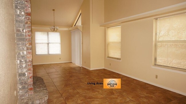 Building Photo - 890 Melville Ln