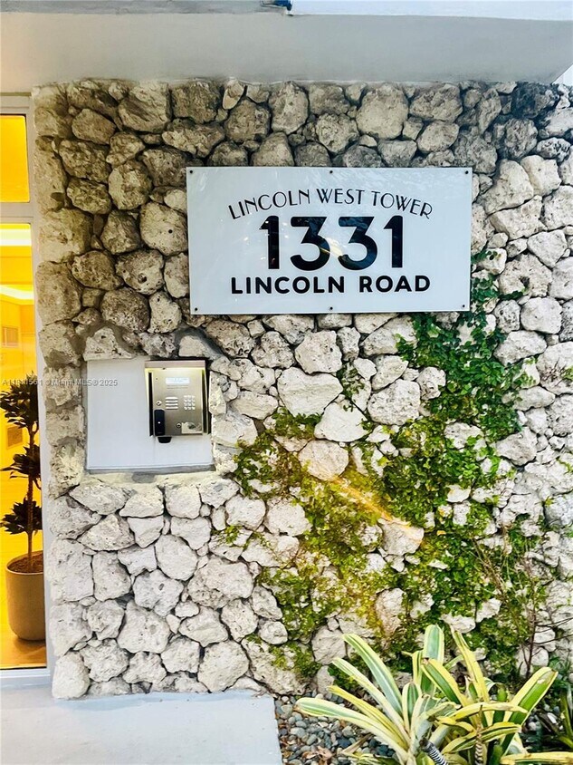 Primary Photo - 1331 Lincoln Rd