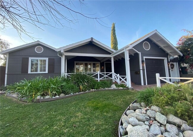 Building Photo - 349 Norumbega Dr