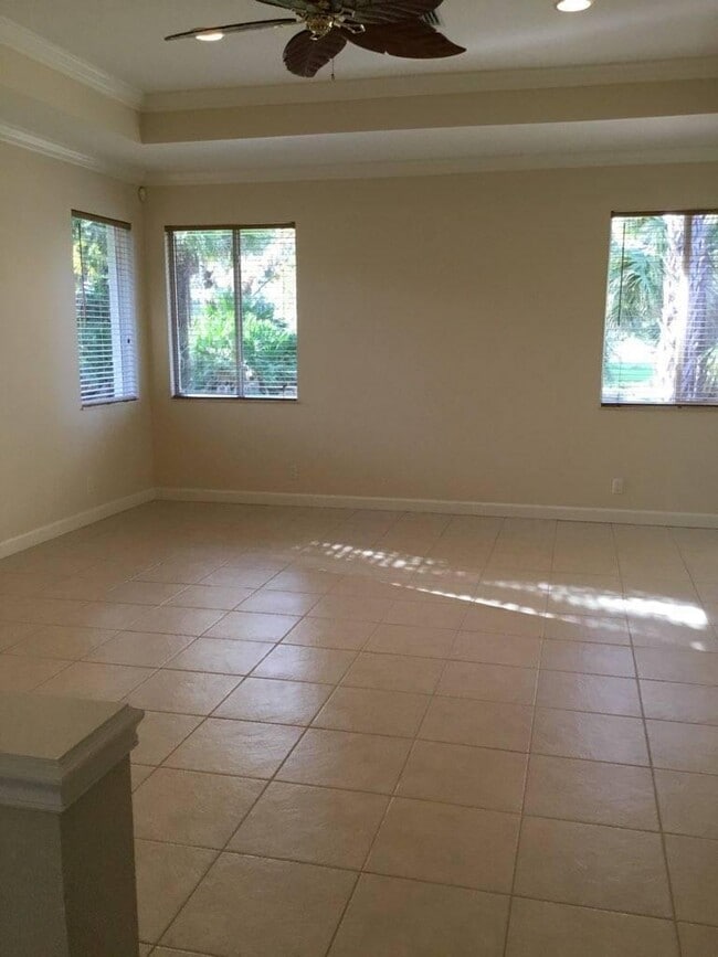 Building Photo - 10101 Wild Quail Dr