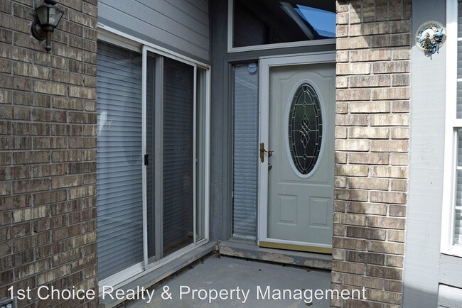 Building Photo - 48557 Lacota Ct