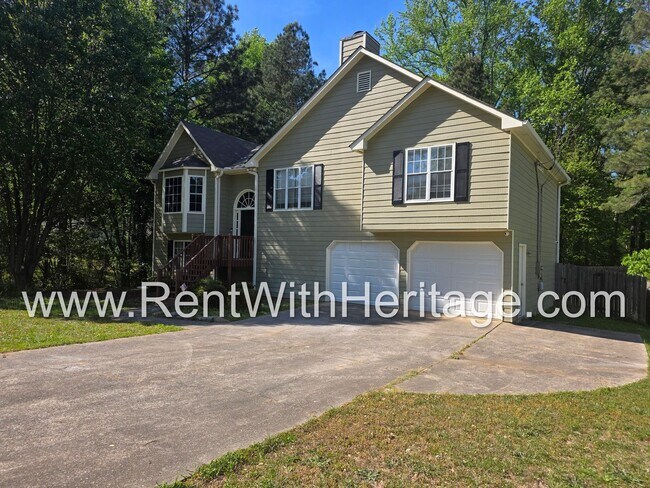 Foto del edificio - Amazing 3 Bedroom/ 2 Bath Home / Semi Finished Basement /  Exercise Room or Flex Room / Beautiful...