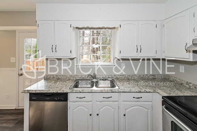 Building Photo - 3109 Fieldstone Circle