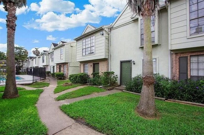 Foto del edificio - 8704 Victorian Village Dr