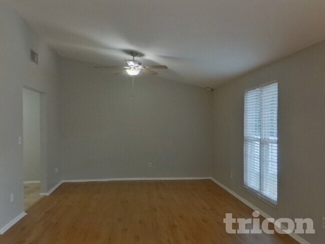 Foto del edificio - 2821 Honey Bear Ct