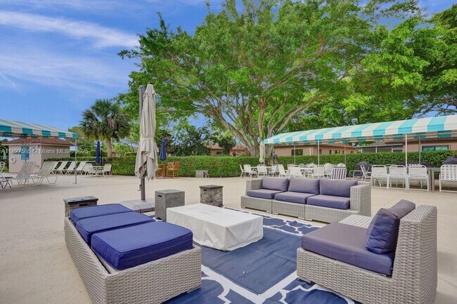 Building Photo - 14671 Bonaire Blvd