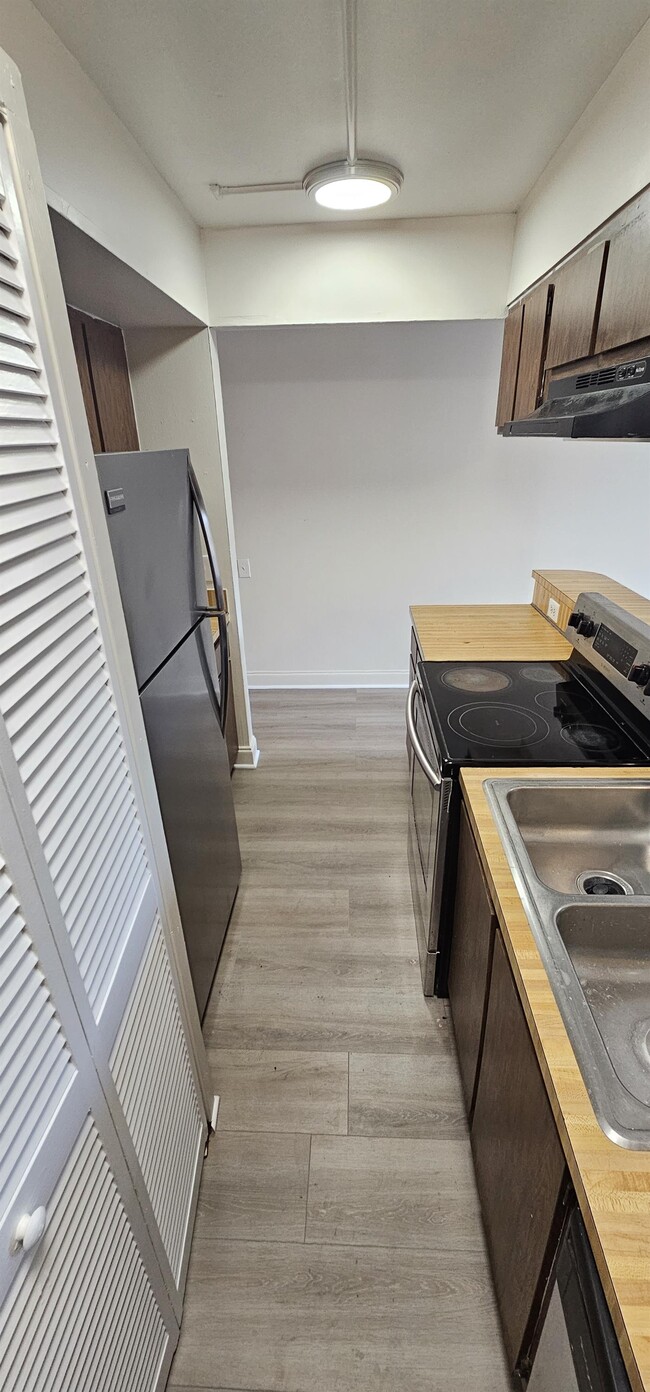 Foto del edificio - 4537 Treehouse Ln