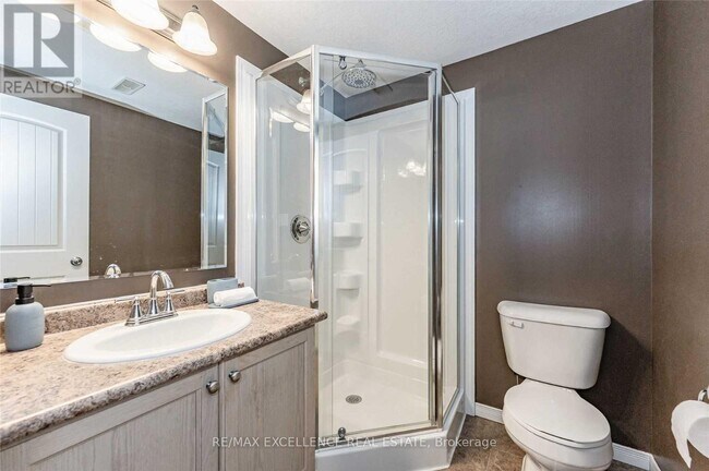 Photo du bâtiment - 1460 Highland Rd W